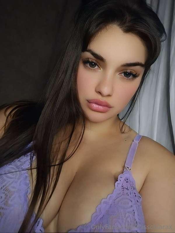 ## @misschiarax 💜