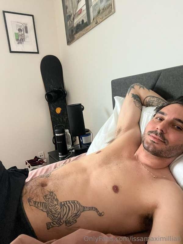 Chillin' in bed... wanna join me? 😏