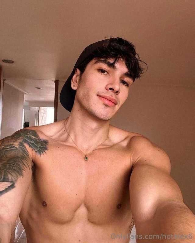 Some things are just too hot for previews…🥵Wanna see what di..