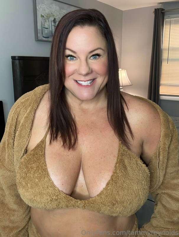 Feeling like a cozy teddy bear in this outfit. Give me a big..