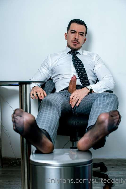 suiteddaily image #0