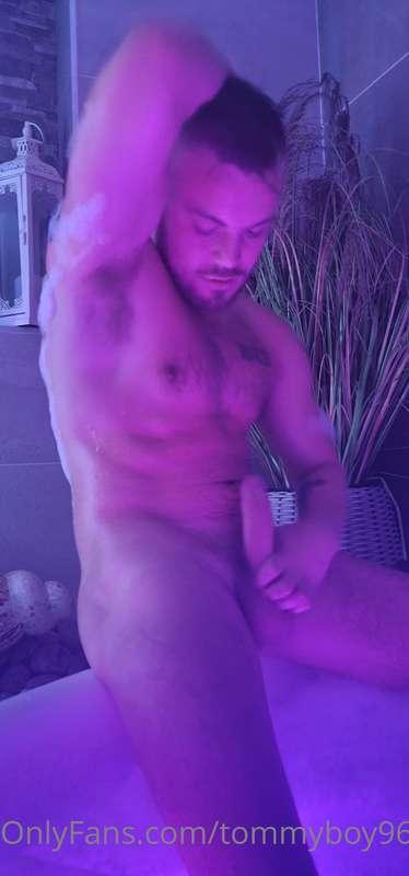 Any1 need a big cock too sit on 😈💦 Come bounce on this cock ..