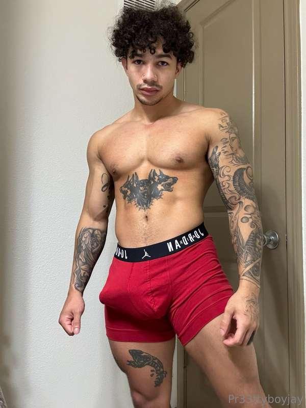 horny mood hit hard… who’s in to fix it? 😏