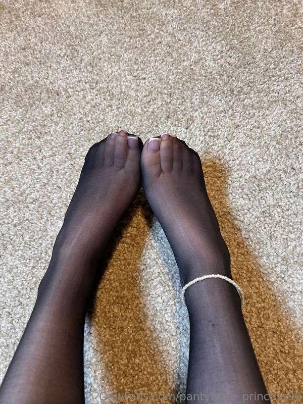 pantyhose_princess99 image #0