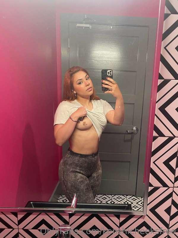 Would you take me home and fuck me if you just met me?

Pay ..