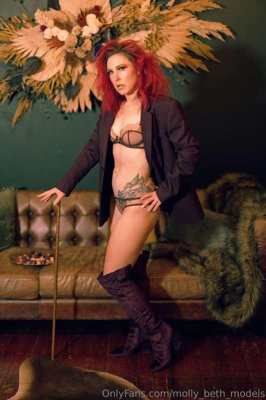 Wild & Wicked Wilhelmina WonkaA set of lingerie pics of this..