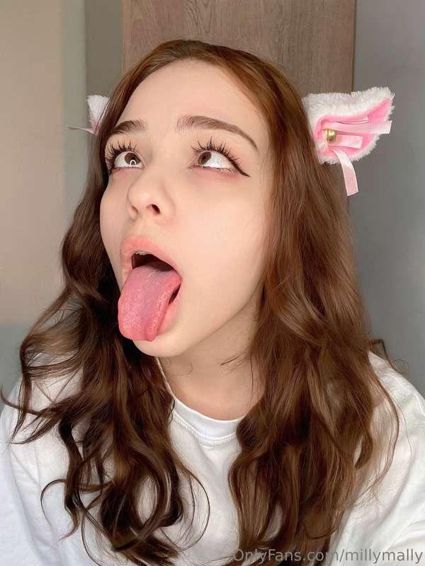 Am I doing the right ahegao? 🥰👅