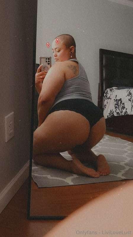 Happy thicc Thursday 🍑