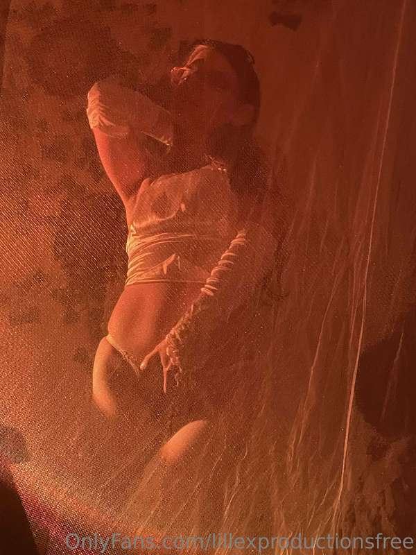 The veil between worlds is lifted, I am light as air pc: @gi..