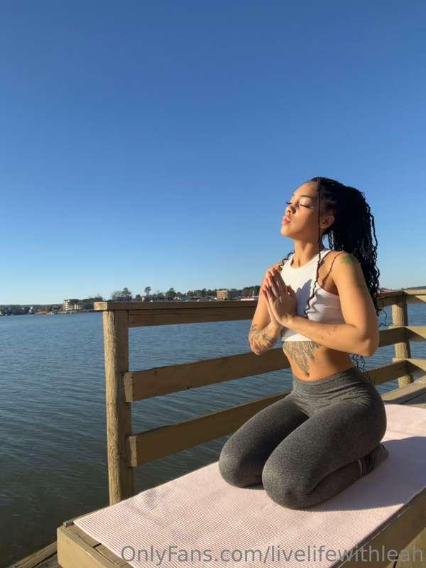 Up early getting my Vitamin-D !!!! ☀️✨ Big breath in, Bullis..