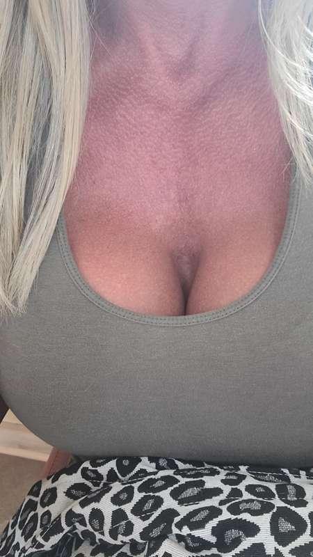 Allergy shot boobs. Had to wait until I get a better signal ..