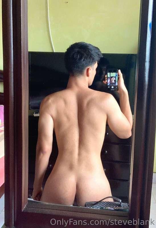 Que chimba se me ve el culo en este espejo🔥