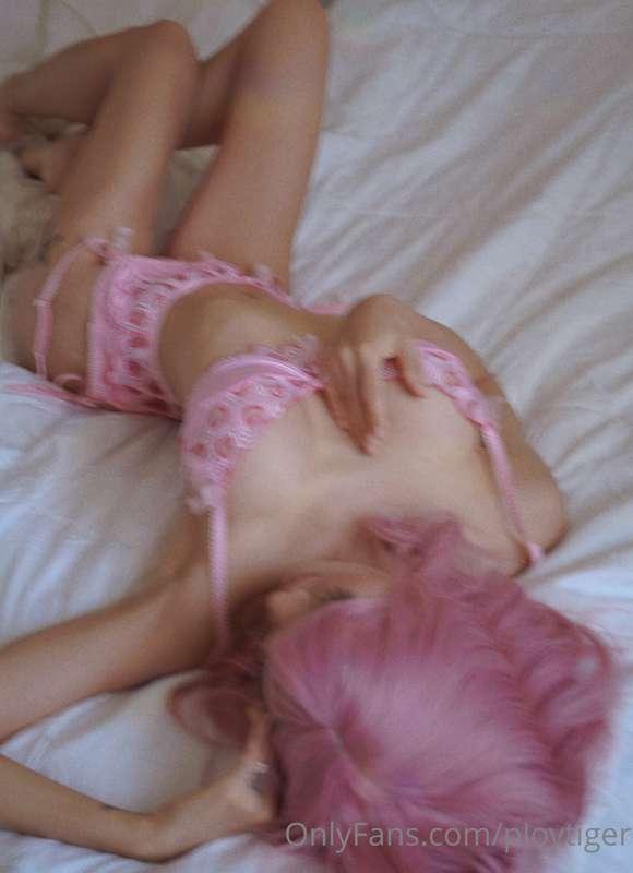 Wanna come over and make out until we forget about everythin..