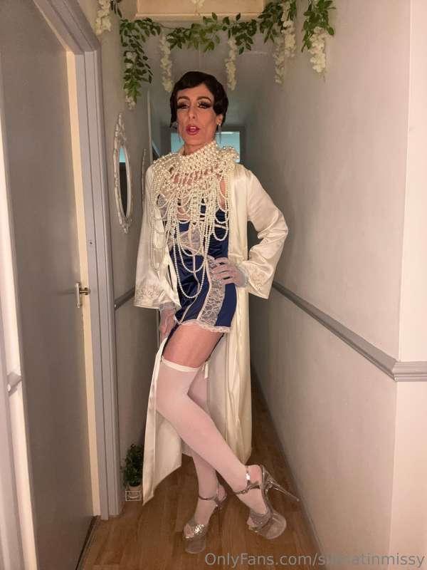 I adore this outfit…. Sexy footage coming soon 💋