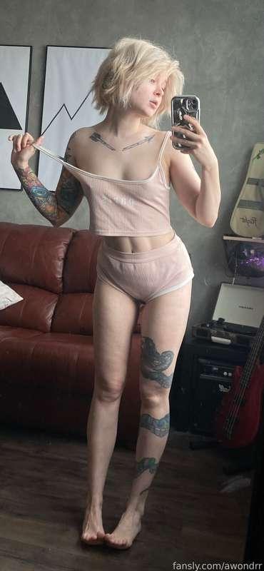 My height is 161cm btw ;3
#mirror
#selfie
#tattoo
#blonde
#nomakeup
#petite
#tits