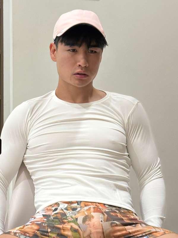 bustybrucelee image #0