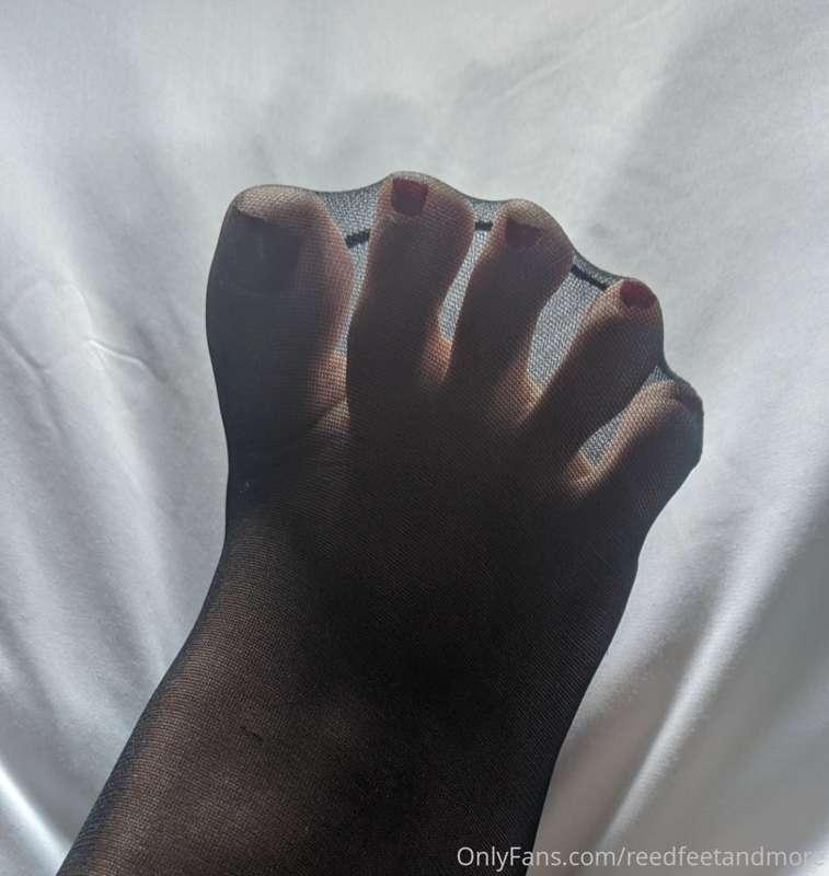 Feet in nylons and socks photo dump 👣🤤