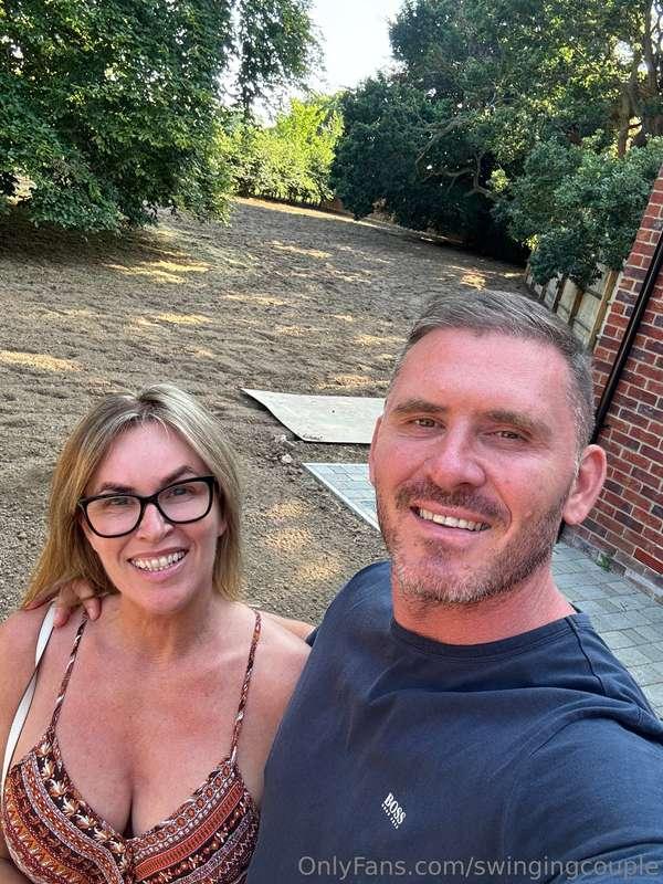 swingingcouple main image