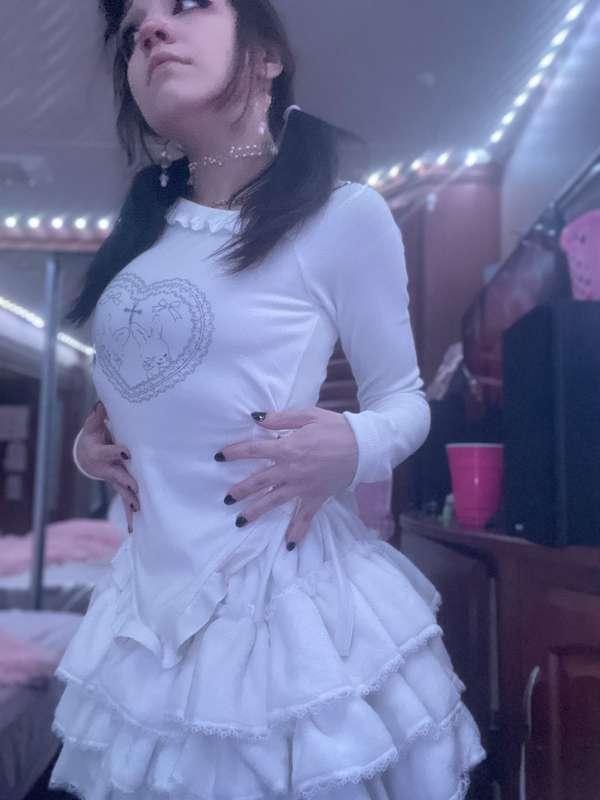 🥛🐾 white outfit :D 