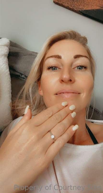 courtneysinsxo main image