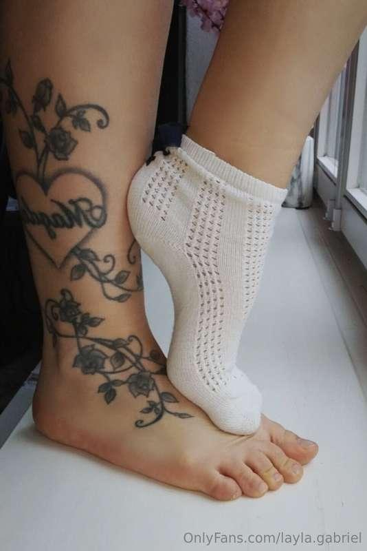 Na was gefällt dir mehr? Stinkende Socken oder nackte Haut 😋..