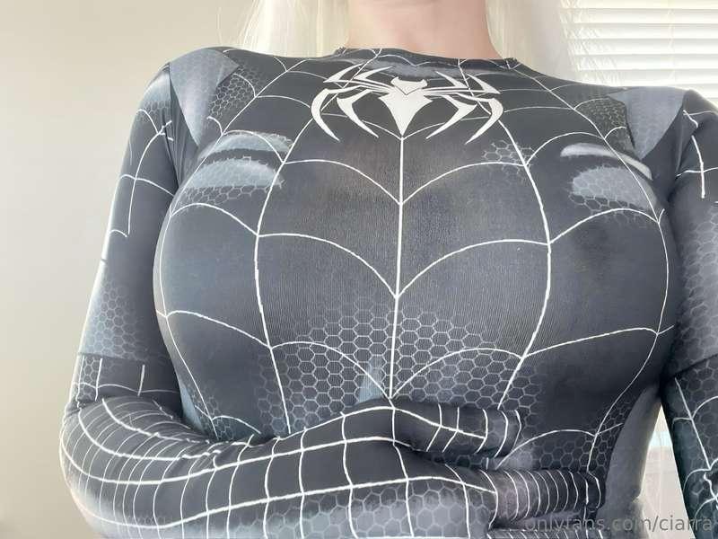 i want to be deep dicked in my cosplay so bad 🖤