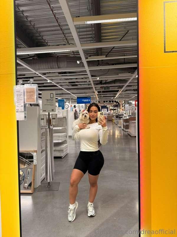 Everyone say hi to mimi! 🐶👅