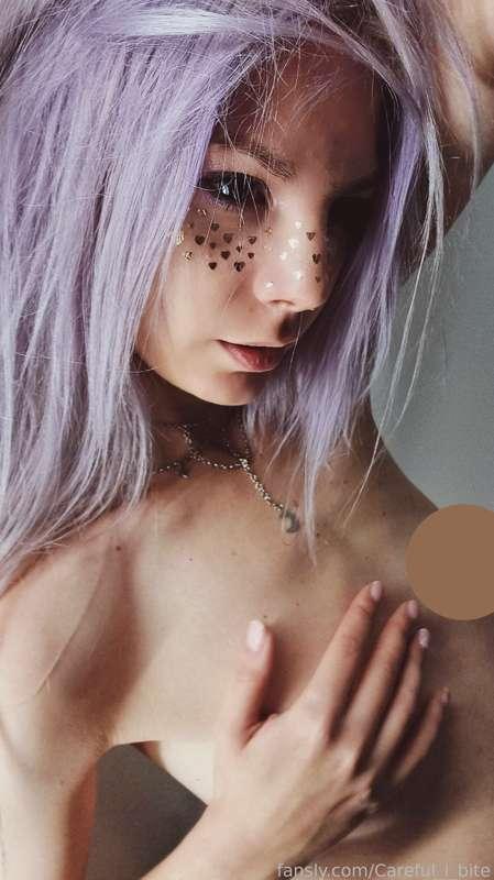 🎈 The play of light and shadow is mesmerizing if you follow every curve of the body. 🌗