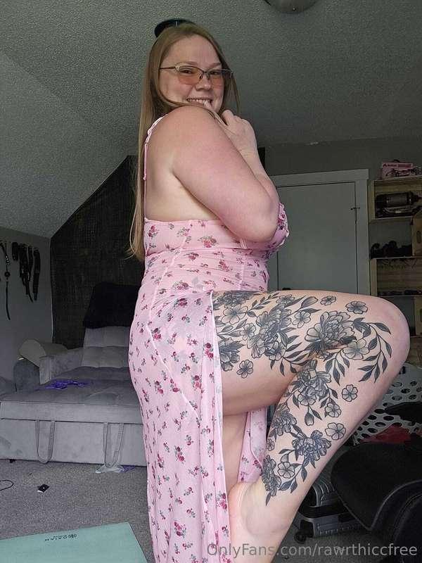 How's the outfit? 💖💖 @rawrthiccvip 