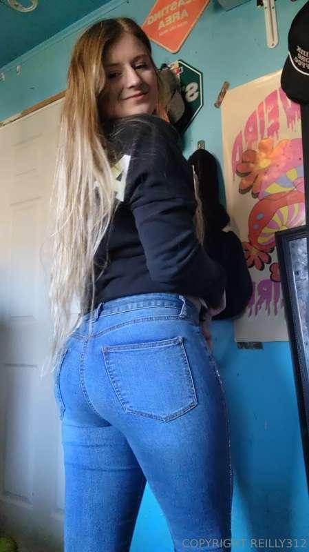 ☺️😘 Have a thirsty thursday! Oh BTW the new videos I uploade..