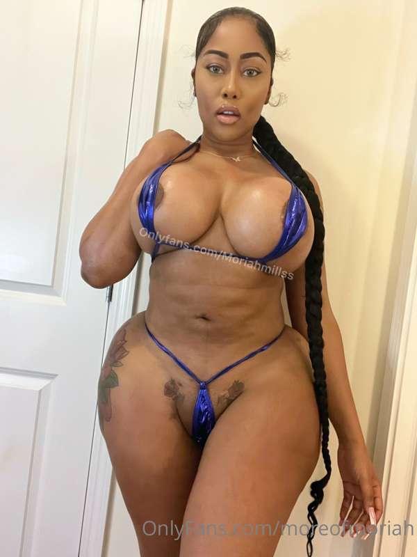 I'm your dirty girl.. come pound me hard on @moriahmillss 😈