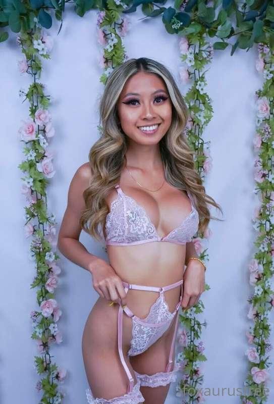 BARELY LEGAL 5’1 Asian college teeen that loves CREAMMPIES💦💦..