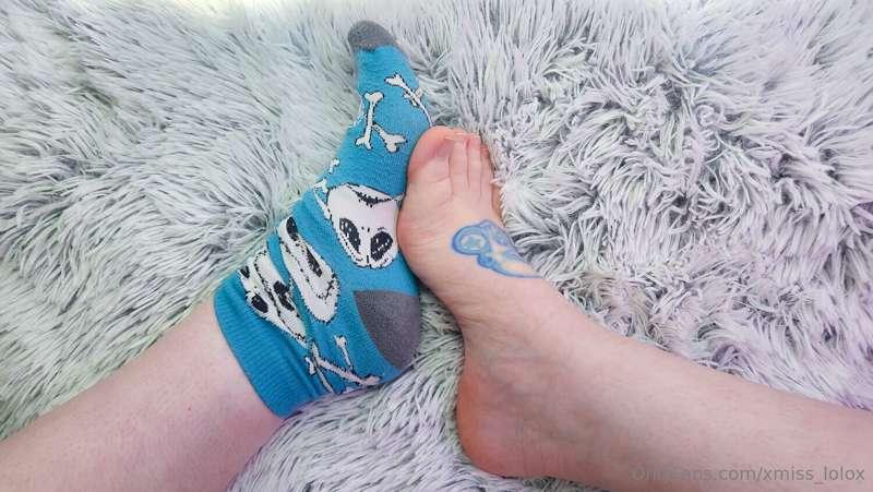 Where's my feet lovers? Come and suck these toes baby 😜💋