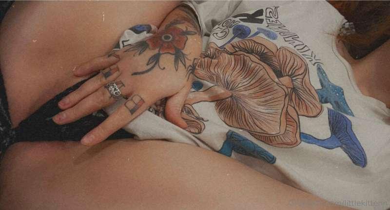 kinda wanna be eaten out while listening to nirvana