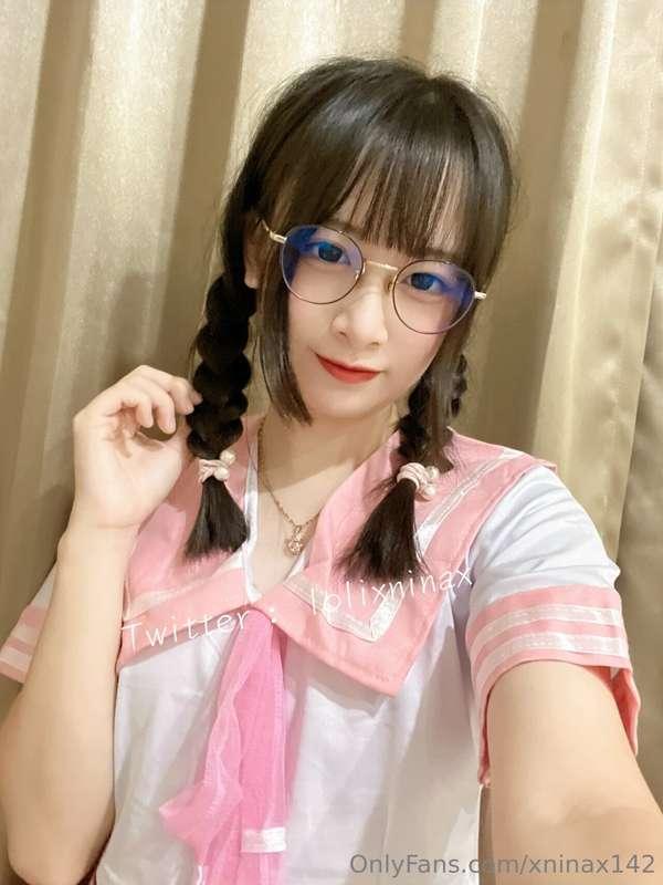 粉色制服