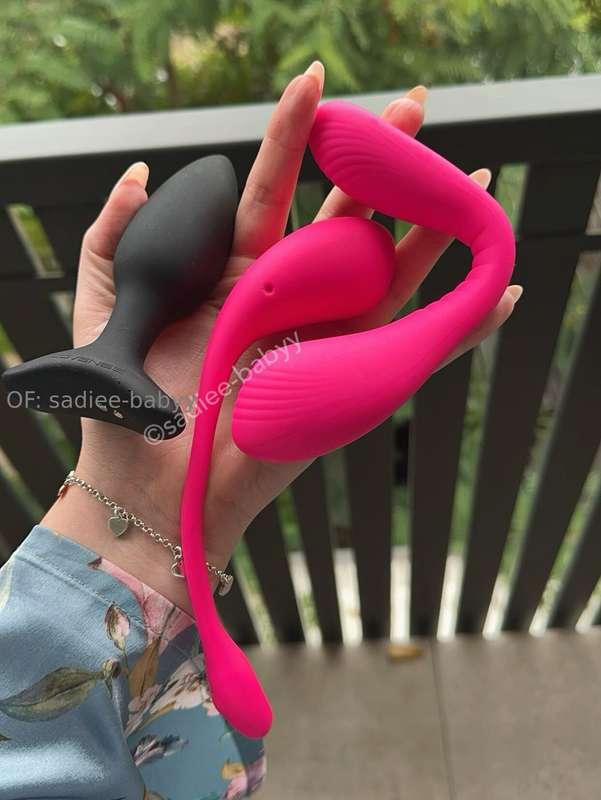 Want to unlock daily NSFW content? Over 3700 videos + photos..