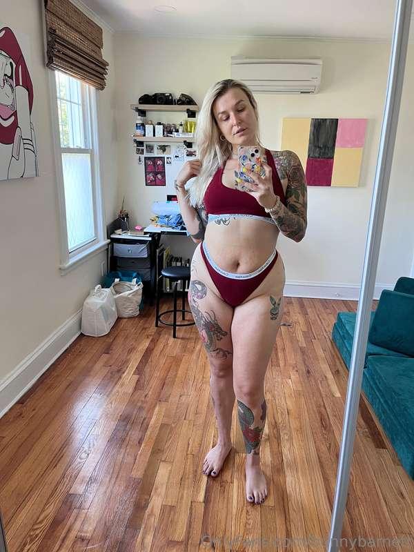 swipe to see whats under my undies