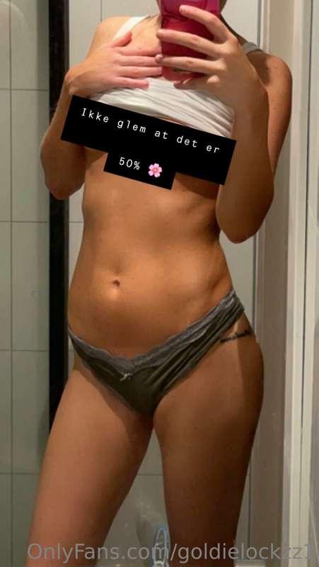 https://onlyfans.com/goldielockzz11