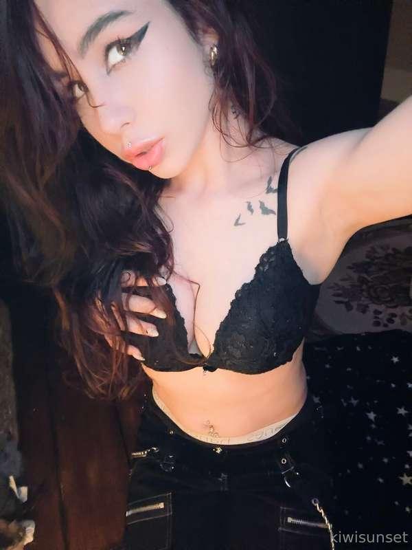have you checked your DMs yet? 😘