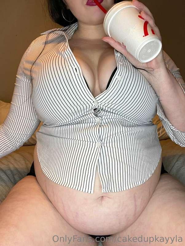 Been working on this waistline & things are getting pretty B..
