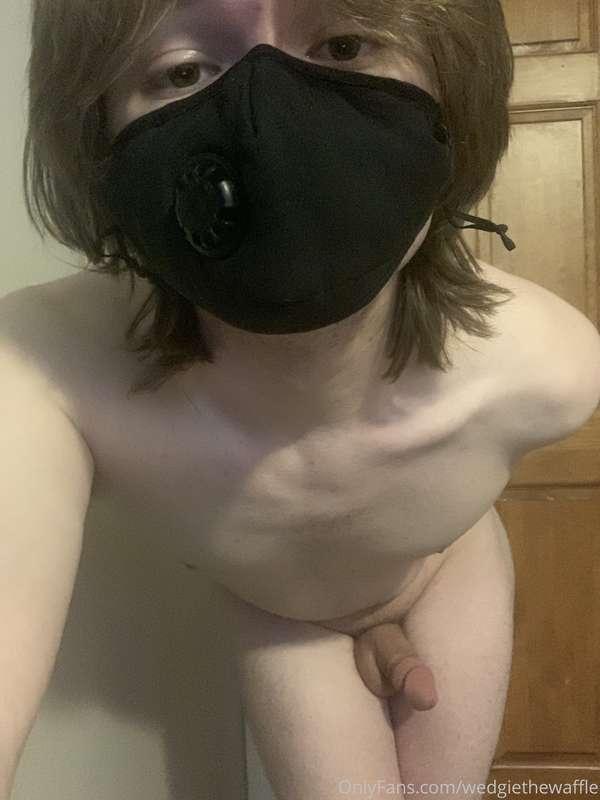 :3