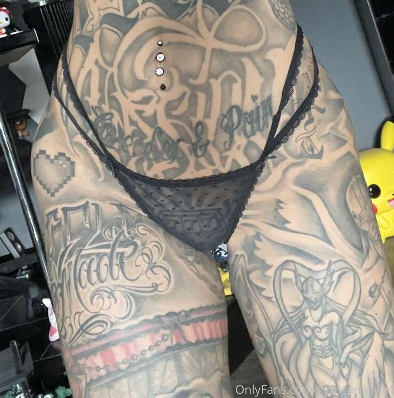💦 I sell used strings , bhs and socks just let you know 💦😜