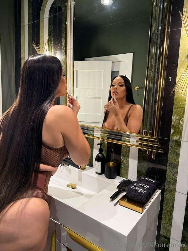 Give your lover a boring life, while you chill with me 💕
