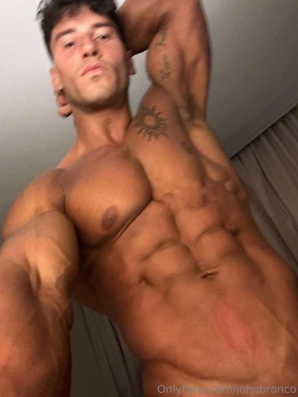 Lick those abs boy 