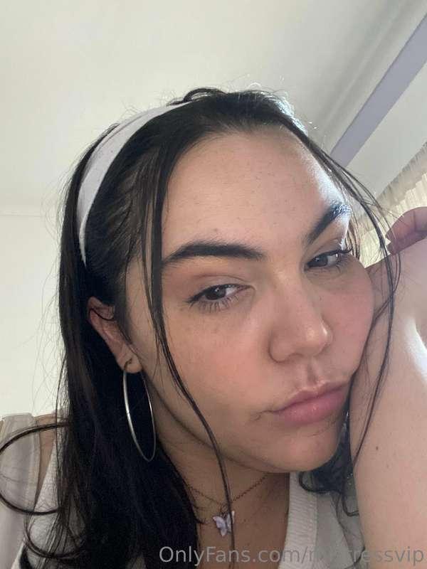 Want to cum on my pretty face?