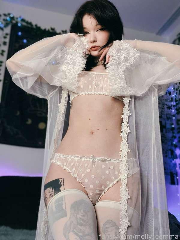 molly_cemma image #3