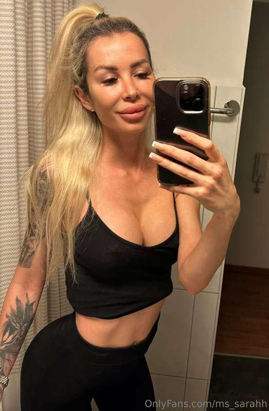 Hello babe ❤️how is your day going on ? Dm me 🥰