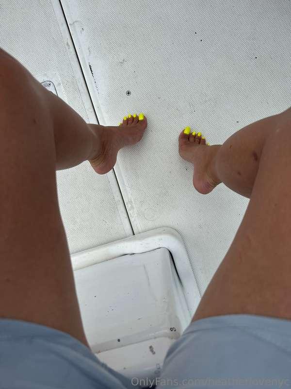 Boat feet! On my deep sea fishing trip!🐠🐟🎣👀