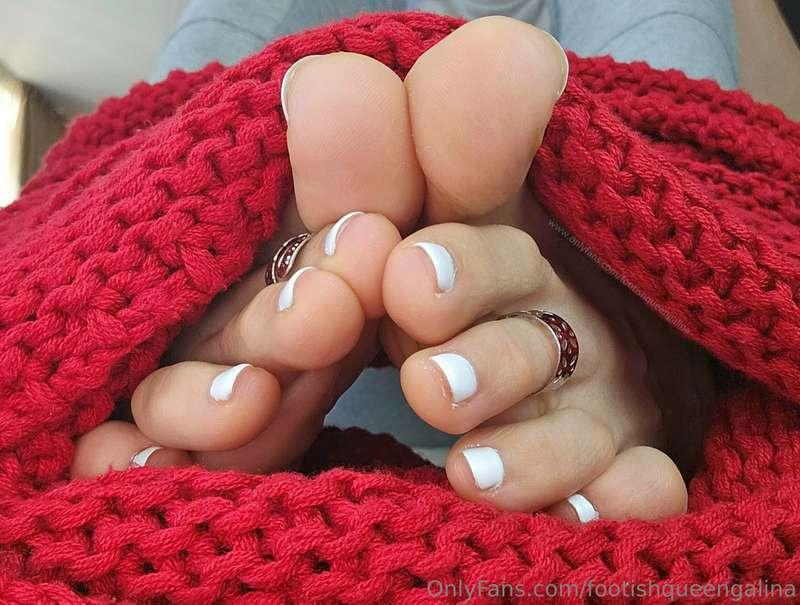 Wanna help me warm them up? ☺️