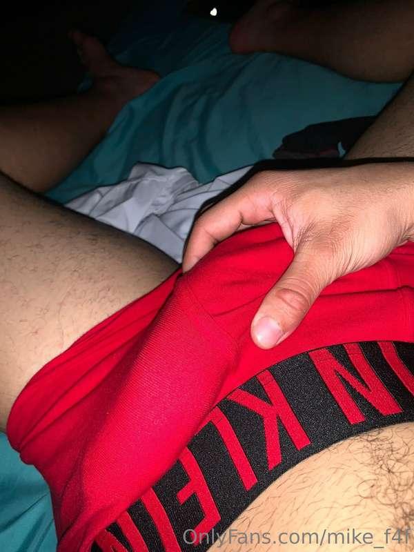 Red bulge 🥵❤️🍆🍆🍆